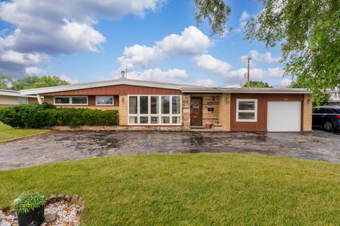 Photo of 5161 N Moreland Avenue, Norridge, IL 60706 (MLS # 12437397)
