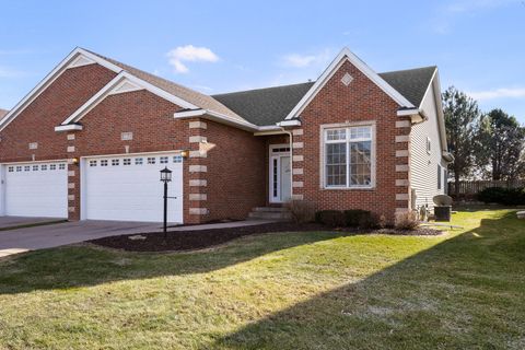 Photo of 3179 Meridith Way, Bettendorf, IA 52722 (MLS # 12548557)