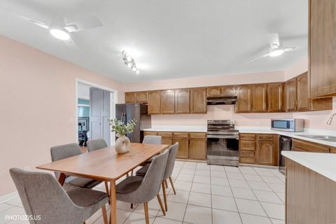 Tiny photo for 1621 Mission Hills Road #108, Northbrook, IL 60062 (MLS # 12551999)