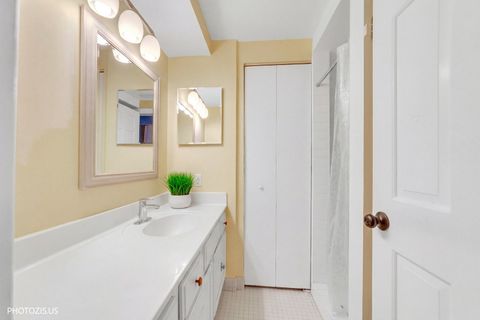 Tiny photo for 1621 Mission Hills Road #108, Northbrook, IL 60062 (MLS # 12551999)