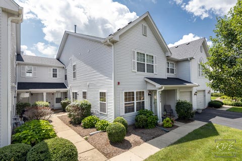 Photo of 2477 Frost Drive #2477, Aurora, IL 60503 (MLS # 12724832)