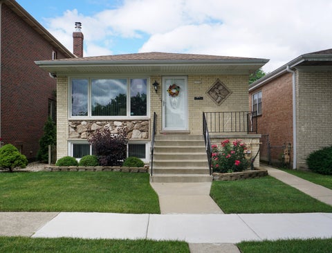 Photo of 3318 N Page Avenue, Chicago, IL 60634 (MLS # 12710955)