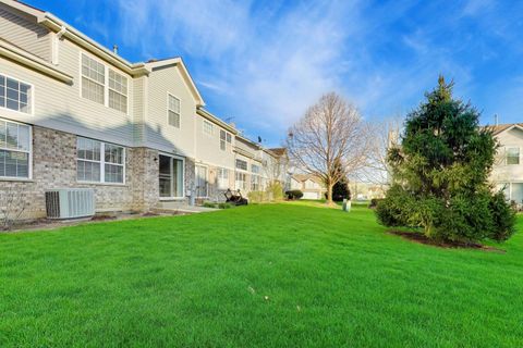 Tiny photo for 1422 Welland Court #1422, Roselle, IL 60172 (MLS # 12620370)