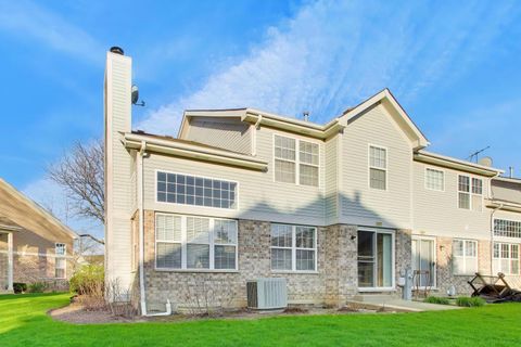 Tiny photo for 1422 Welland Court #1422, Roselle, IL 60172 (MLS # 12620370)