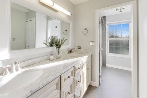 Tiny photo for 1422 Welland Court #1422, Roselle, IL 60172 (MLS # 12620370)