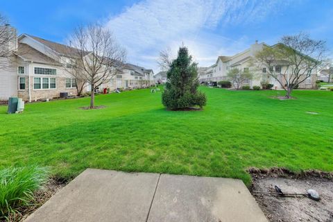 Tiny photo for 1422 Welland Court #1422, Roselle, IL 60172 (MLS # 12620370)