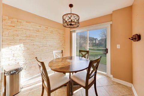 Tiny photo for 1422 Welland Court #1422, Roselle, IL 60172 (MLS # 12620370)