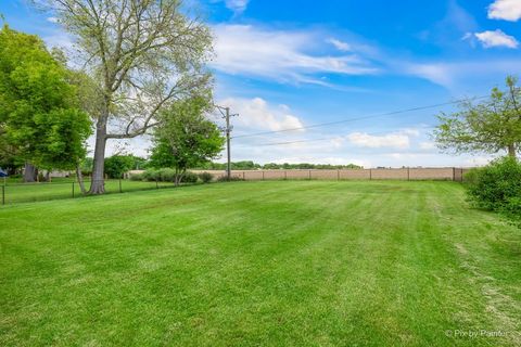 Tiny photo for 743 Cynthia Drive, Lake Holiday, IL 60548 (MLS # 12649233)