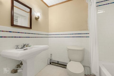 Tiny photo for 553 Barton Avenue, Evanston, IL 60202 (MLS # 12474953)