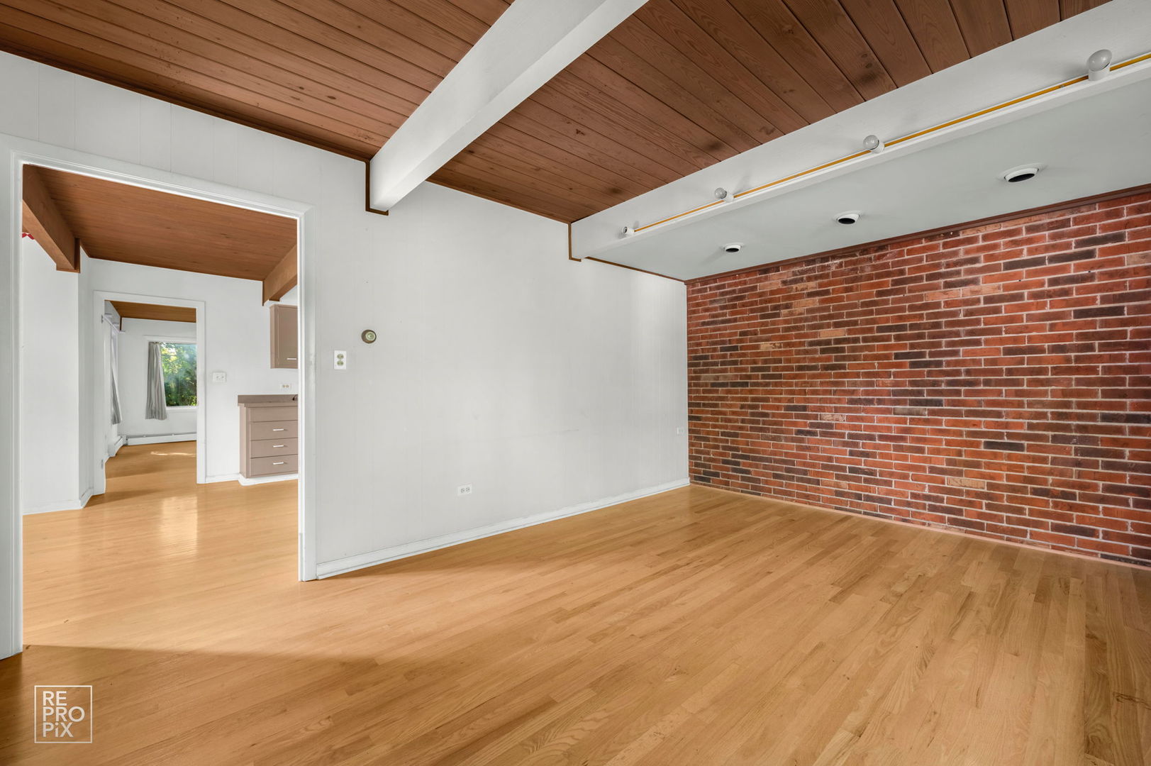 553 Barton Avenue