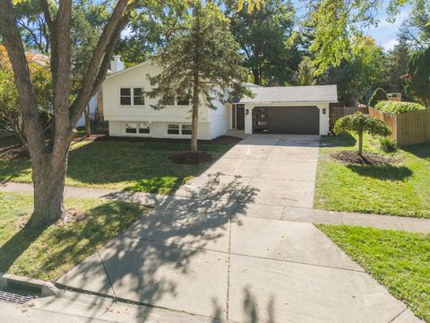 Tiny photo for 713 Ridgeview Street, Downers Grove, IL 60516 (MLS # 12503897)