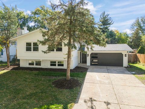 Tiny photo for 713 Ridgeview Street, Downers Grove, IL 60516 (MLS # 12503897)