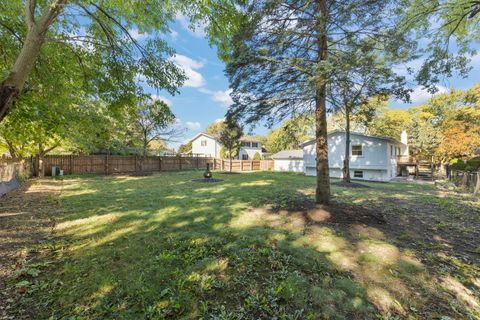 Tiny photo for 713 Ridgeview Street, Downers Grove, IL 60516 (MLS # 12503897)