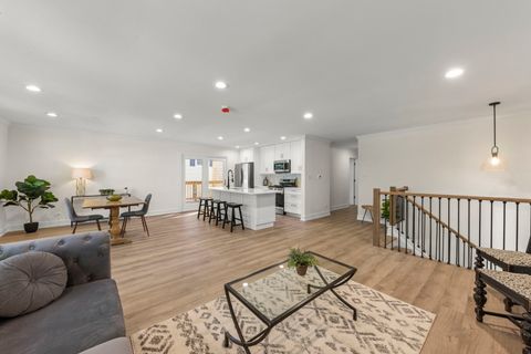 Tiny photo for 713 Ridgeview Street, Downers Grove, IL 60516 (MLS # 12503897)