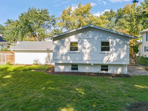 Tiny photo for 713 Ridgeview Street, Downers Grove, IL 60516 (MLS # 12503897)