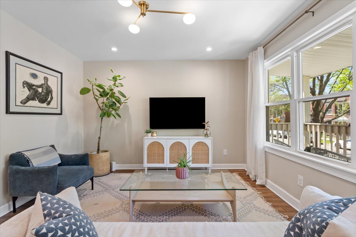 3261 N Central Park Avenue