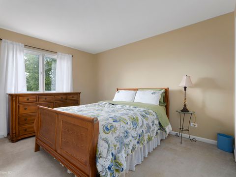 Tiny photo for 852 Sunrise Drive, South Elgin, IL 60177 (MLS # 12454207)