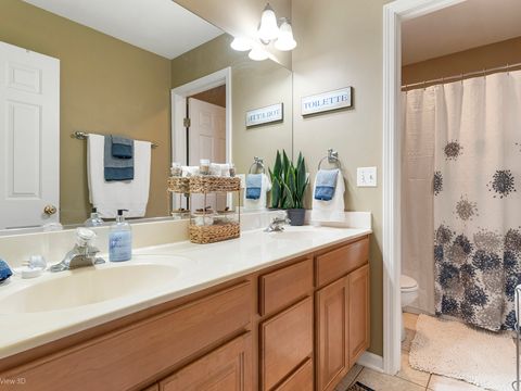 Tiny photo for 852 Sunrise Drive, South Elgin, IL 60177 (MLS # 12454207)