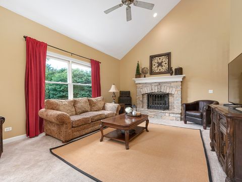 Tiny photo for 852 Sunrise Drive, South Elgin, IL 60177 (MLS # 12454207)