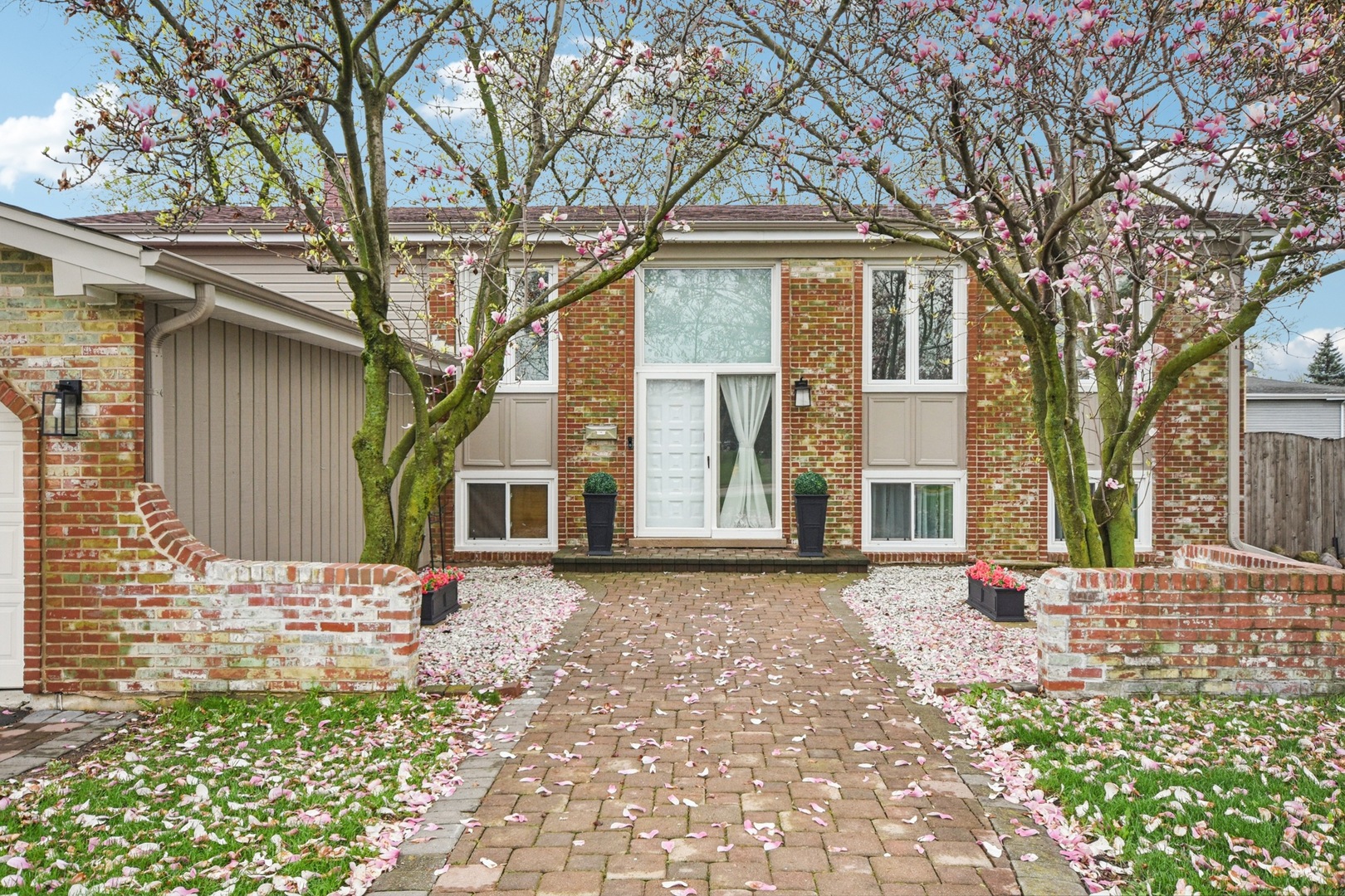 941 W Army Trail Boulevard