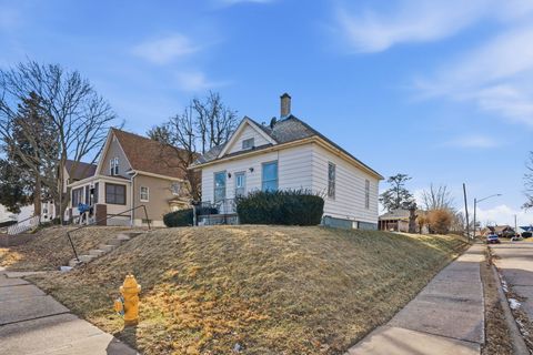 Tiny photo for 2036 Davie Street, Davenport, IA 52804 (MLS # 12555226)
