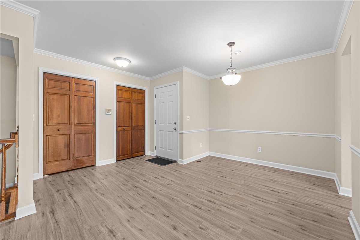 South Elgin, Illinois 60177, United States, 2 Bedrooms Bedrooms, ,2 BathroomsBathrooms,Residential,Active,232345