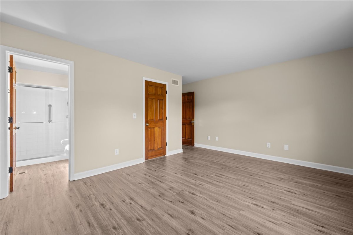 South Elgin, Illinois 60177, United States, 2 Bedrooms Bedrooms, ,2 BathroomsBathrooms,Residential,Active,232345