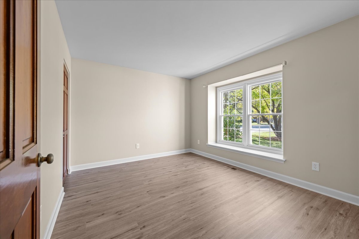 South Elgin, Illinois 60177, United States, 2 Bedrooms Bedrooms, ,2 BathroomsBathrooms,Residential,Active,232345