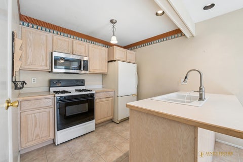 Tiny photo for 819 Wiltshire Drive #3, McHenry, IL 60050 (MLS # 12781884)