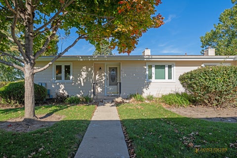 Photo of 819 Wiltshire Drive #3, McHenry, IL 60050 (MLS # 12781884)
