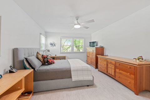 Tiny photo for 934 Wayne Avenue, Deerfield, IL 60015 (MLS # 12438977)