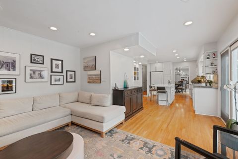 Tiny photo for 934 Wayne Avenue, Deerfield, IL 60015 (MLS # 12438977)