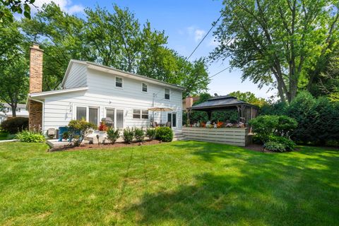 Tiny photo for 934 Wayne Avenue, Deerfield, IL 60015 (MLS # 12438977)
