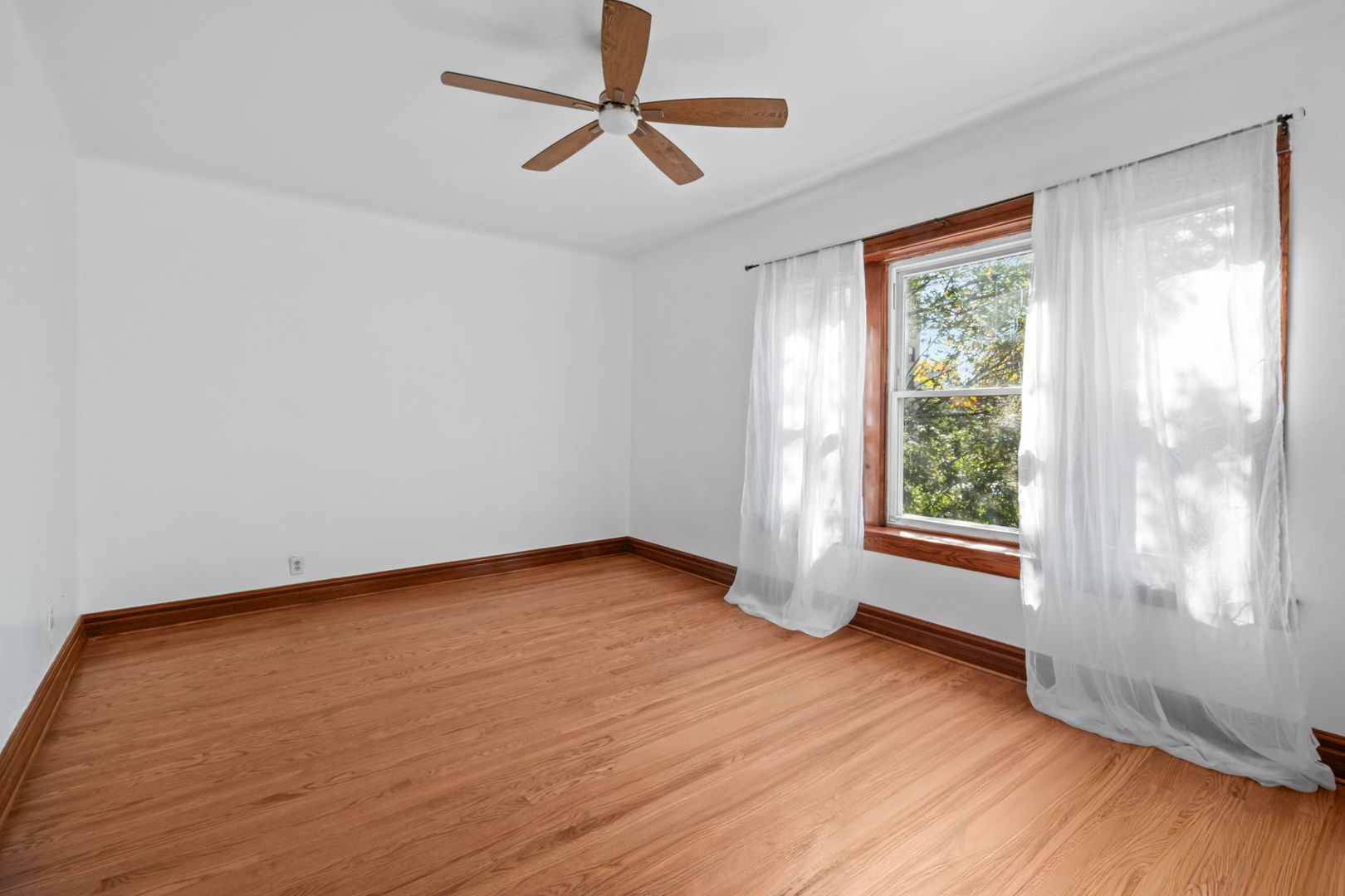 1424 E Hyde Park Boulevard 2