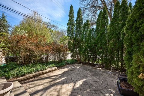 Tiny photo for 6103 N Kirkwood Avenue, Chicago, IL 60646 (MLS # 12574913)