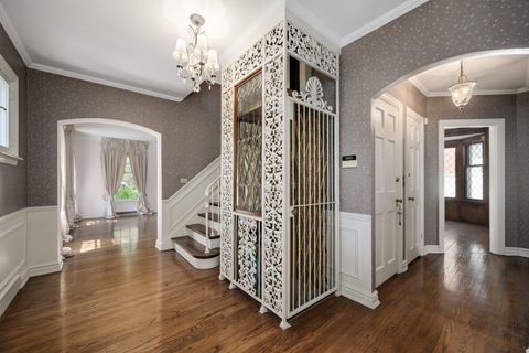 Tiny photo for 6103 N Kirkwood Avenue, Chicago, IL 60646 (MLS # 12574913)