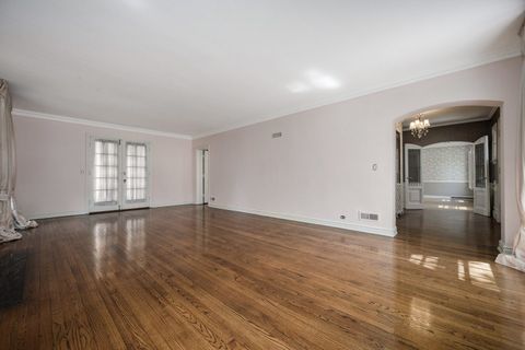 Tiny photo for 6103 N Kirkwood Avenue, Chicago, IL 60646 (MLS # 12574913)