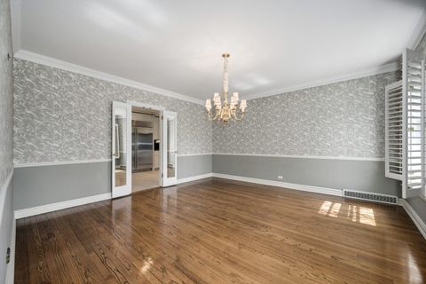 Tiny photo for 6103 N Kirkwood Avenue, Chicago, IL 60646 (MLS # 12574913)