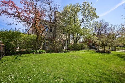 Tiny photo for 6103 N Kirkwood Avenue, Chicago, IL 60646 (MLS # 12574913)