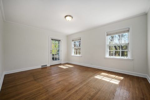 Tiny photo for 6103 N Kirkwood Avenue, Chicago, IL 60646 (MLS # 12574913)