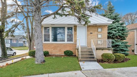 Photo of 6420 Windsor Avenue, Berwyn, IL 60402 (MLS # 12694925)