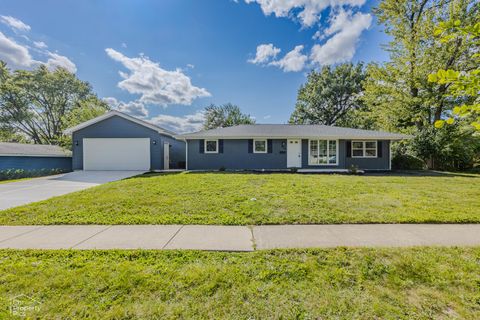 Photo of 124 Westover Lane, Schaumburg, IL 60193 (MLS # 12470951)