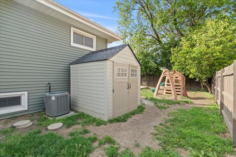 Tiny photo for 427 Cedarcrest Drive, Streamwood, IL 60107 (MLS # 12389809)