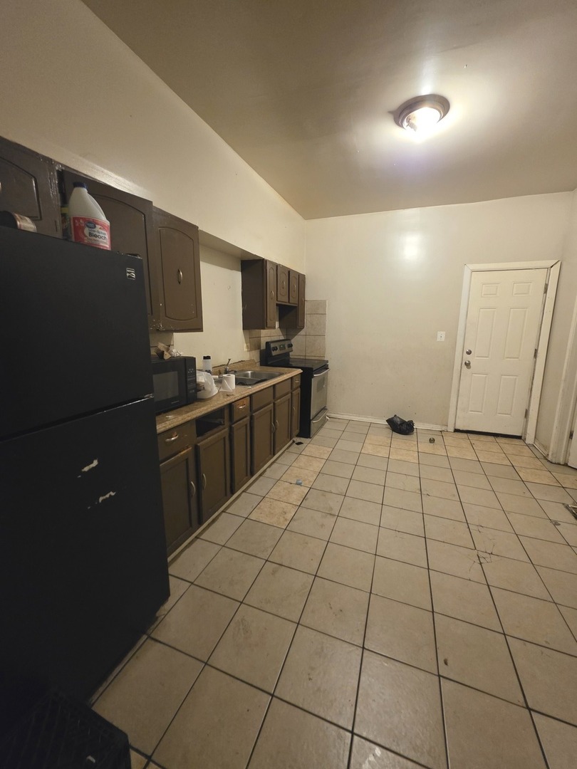 7042 S Vernon Avenue