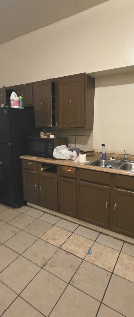 7042 S Vernon Avenue