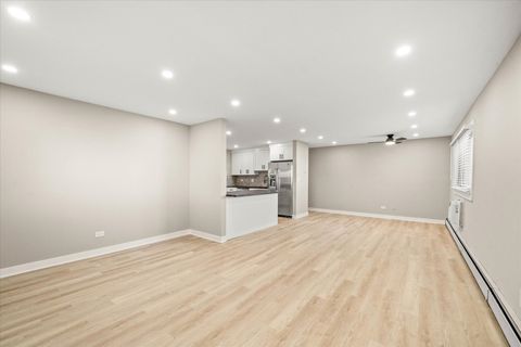 Tiny photo for 1313 S Rebecca Road #101, Lombard, IL 60148 (MLS # 12533953)