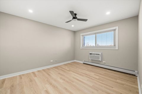 Tiny photo for 1313 S Rebecca Road #101, Lombard, IL 60148 (MLS # 12533953)