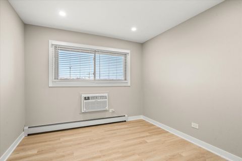 Tiny photo for 1313 S Rebecca Road #101, Lombard, IL 60148 (MLS # 12533953)