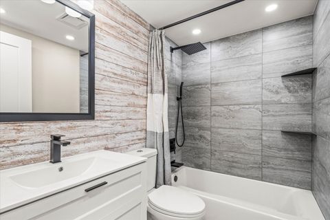 Tiny photo for 1313 S Rebecca Road #101, Lombard, IL 60148 (MLS # 12533953)