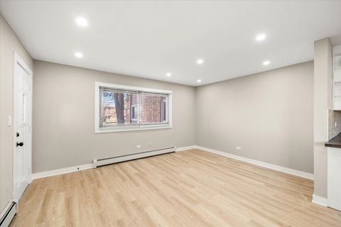 Tiny photo for 1313 S Rebecca Road #101, Lombard, IL 60148 (MLS # 12533953)